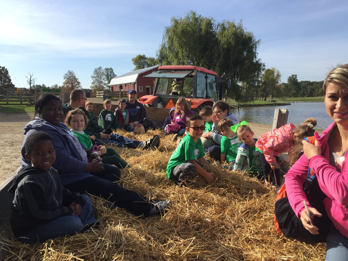 MrsRuterbusch's tweet photo. Hayride fun! #troyunion https://t.co/GQDGKHNxHL