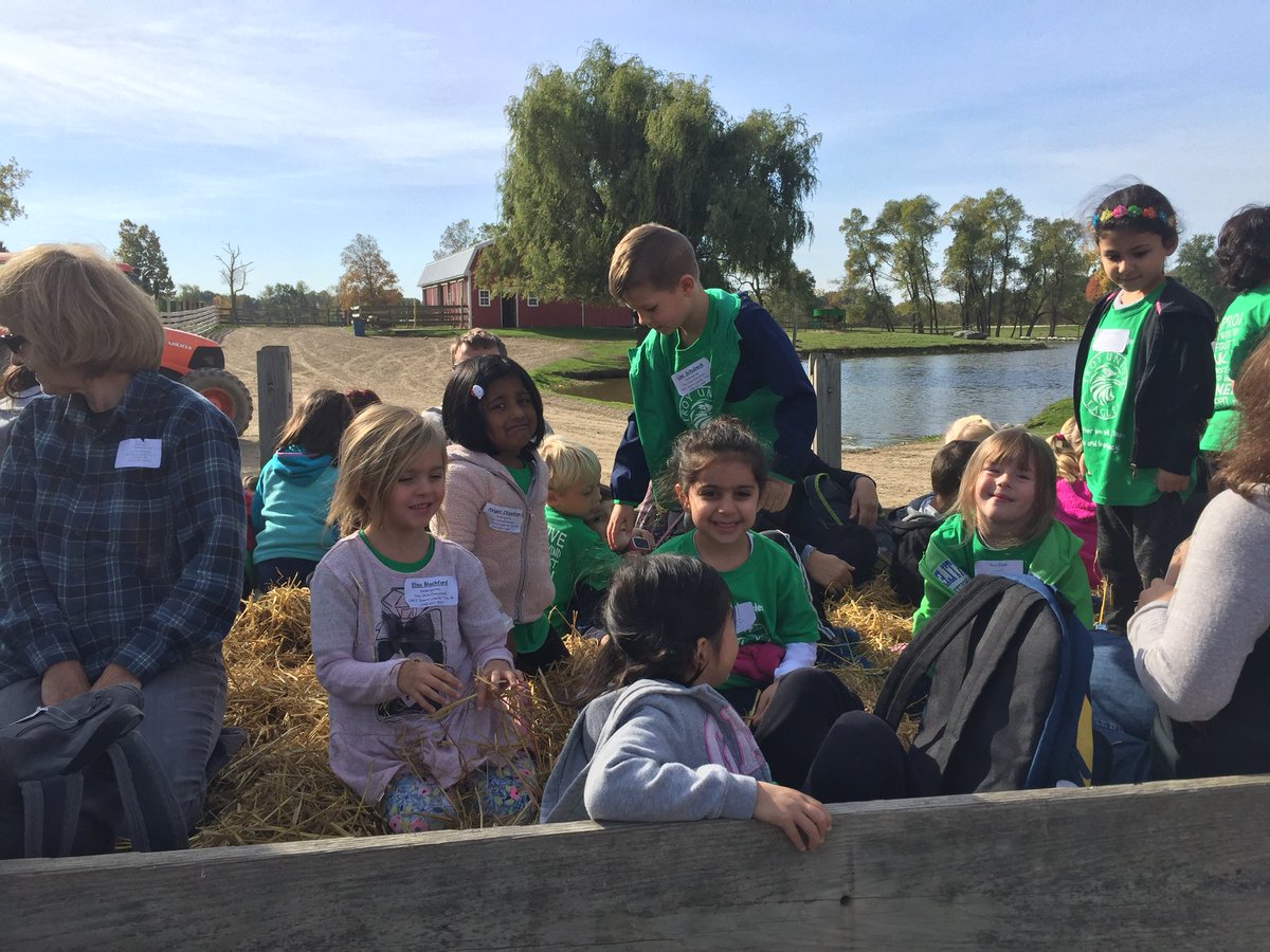 MrsRuterbusch's tweet photo. Hayride fun! #troyunion https://t.co/GQDGKHNxHL