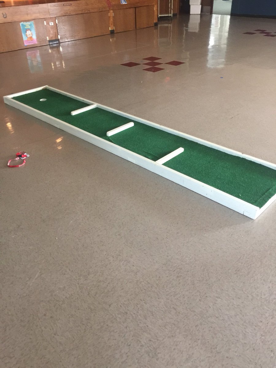 griffbrjones's tweet photo. How does our PE teacher spend part of his fall break? Making a miniature golf course! #JonesElementary #weloveMrMize #TeamTPS https://t.co/ttx03wy3NH