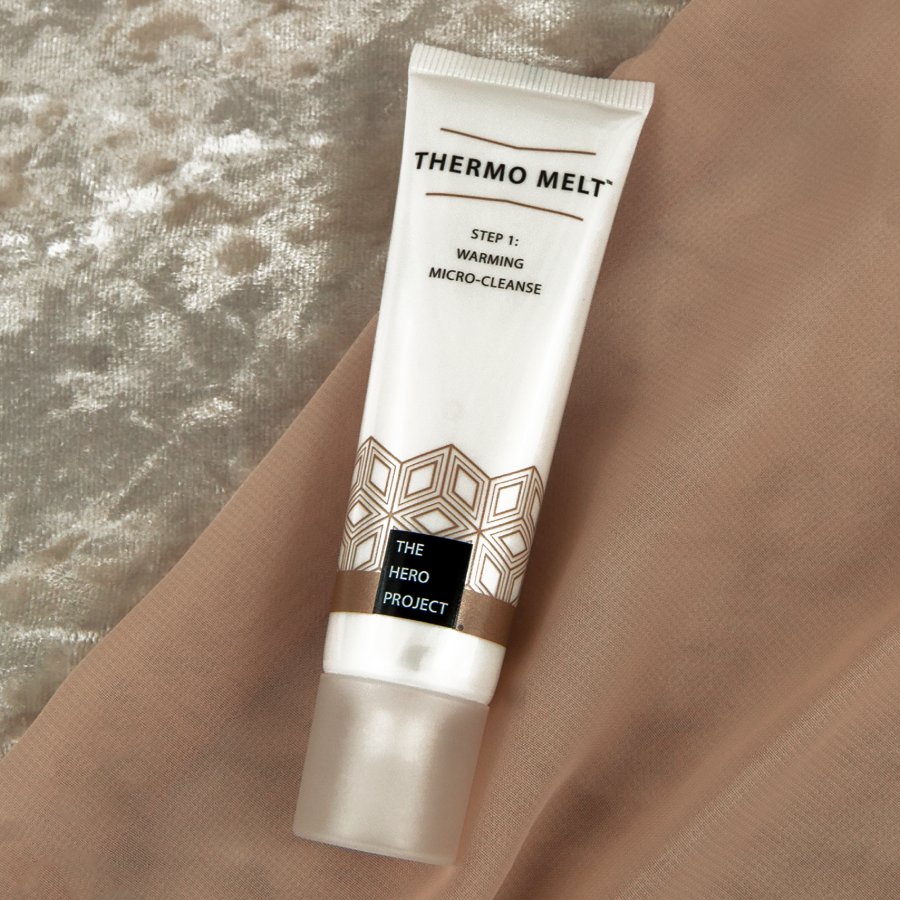 THEHEROPROJECT's tweet photo. 2 steps, 4 weekly treatments = 100% of people thought that Resurfizzโข left their skin fresh and rejuvenated. Yes, please ! ๐ #FizzYourWay https://t.co/eqvQJ27KM5