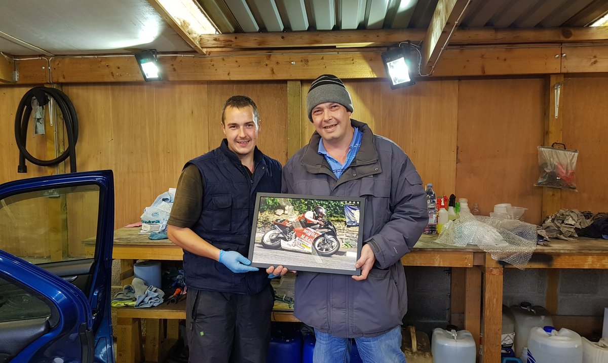 MrPaulhull71's tweet photo. Received this today from #CARLDYNES son of the Legendary #GARYDYNES Treasured memories @costellokeith1 😍😍😍😍😍 https://t.co/7iIMQzqOfx