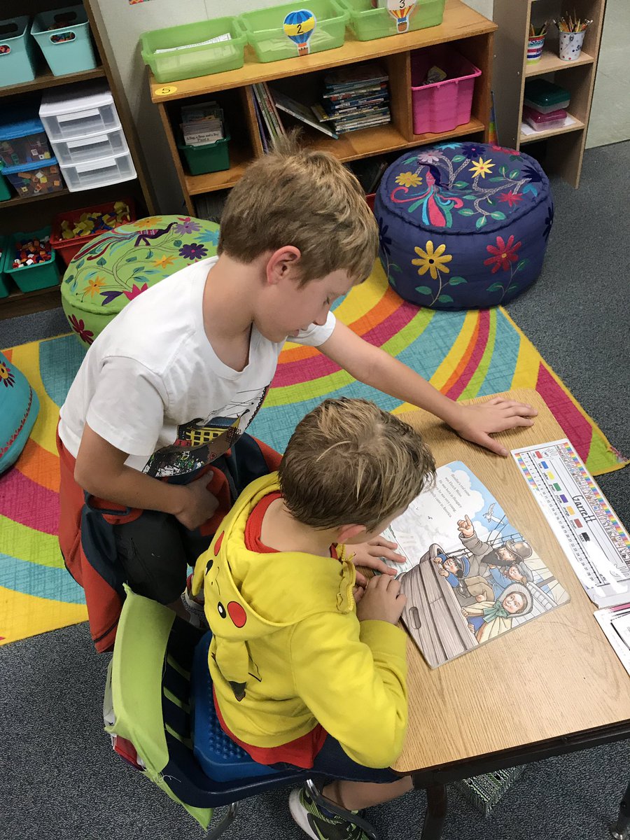 Ward_Kinder's tweet photo. Our students loved having 4th graders come read with them!!!  😍📚 https://t.co/ImKp1V3SRg