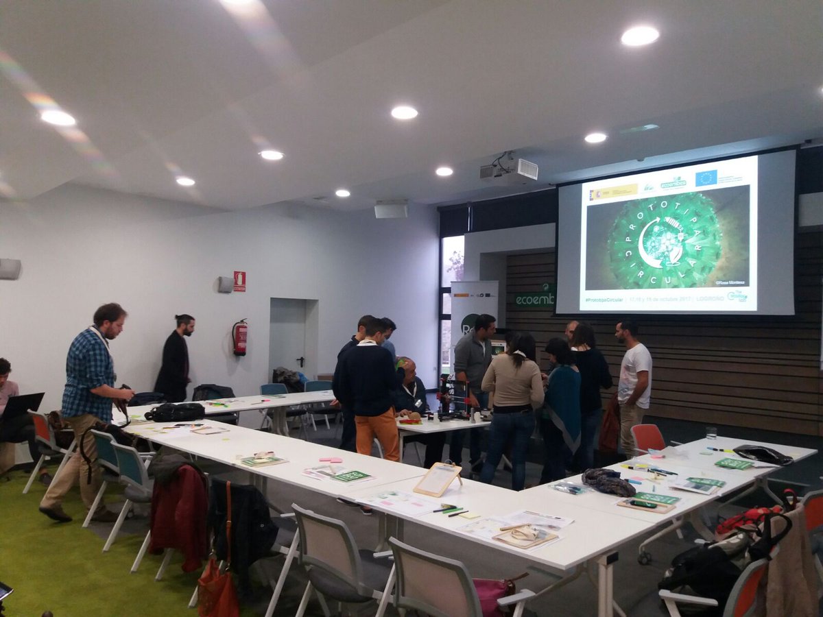 Resilient_d's tweet photo. Participando al Programa #PrototipaCircular con @fundacionbiodiversidad y @emprendeverde https://t.co/A0SxL25zqE
