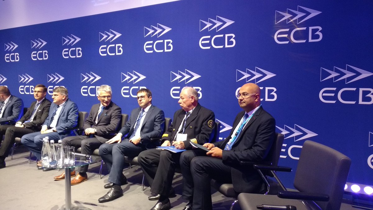 ITD_gov's tweet photo. Szef @ITD_gov @AlvinGajadhur bierze udział w panelu Infrastruktura i transport na #OSG2017 w Siedlcach https://t.co/grN71ahnzT