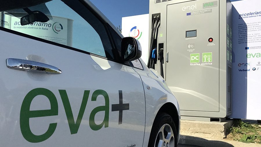 emilio_cozzi's tweet photo. Credo di non essere l'unico a gradire le novità #EvaPlus: 30 colonnine #Enel per il fast recharge elettrico ogni 60 km #eMobilityRevolution https://t.co/ZhvaqIPLID