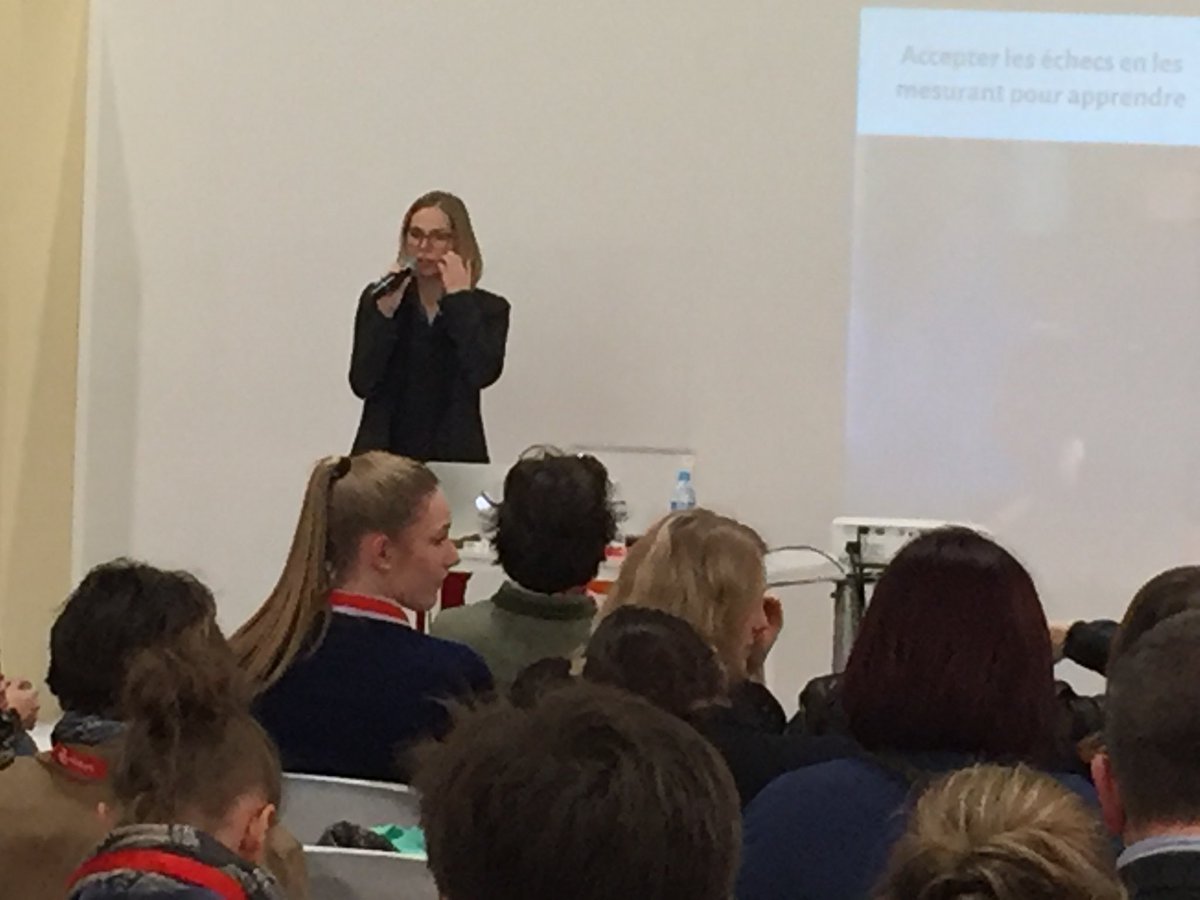 mhansc's tweet image. Salle comble pour la conf de @mathildesign @keyuzcommunity au salon @ConextShow #designthinking #uxdesign #innovation @plaineimages