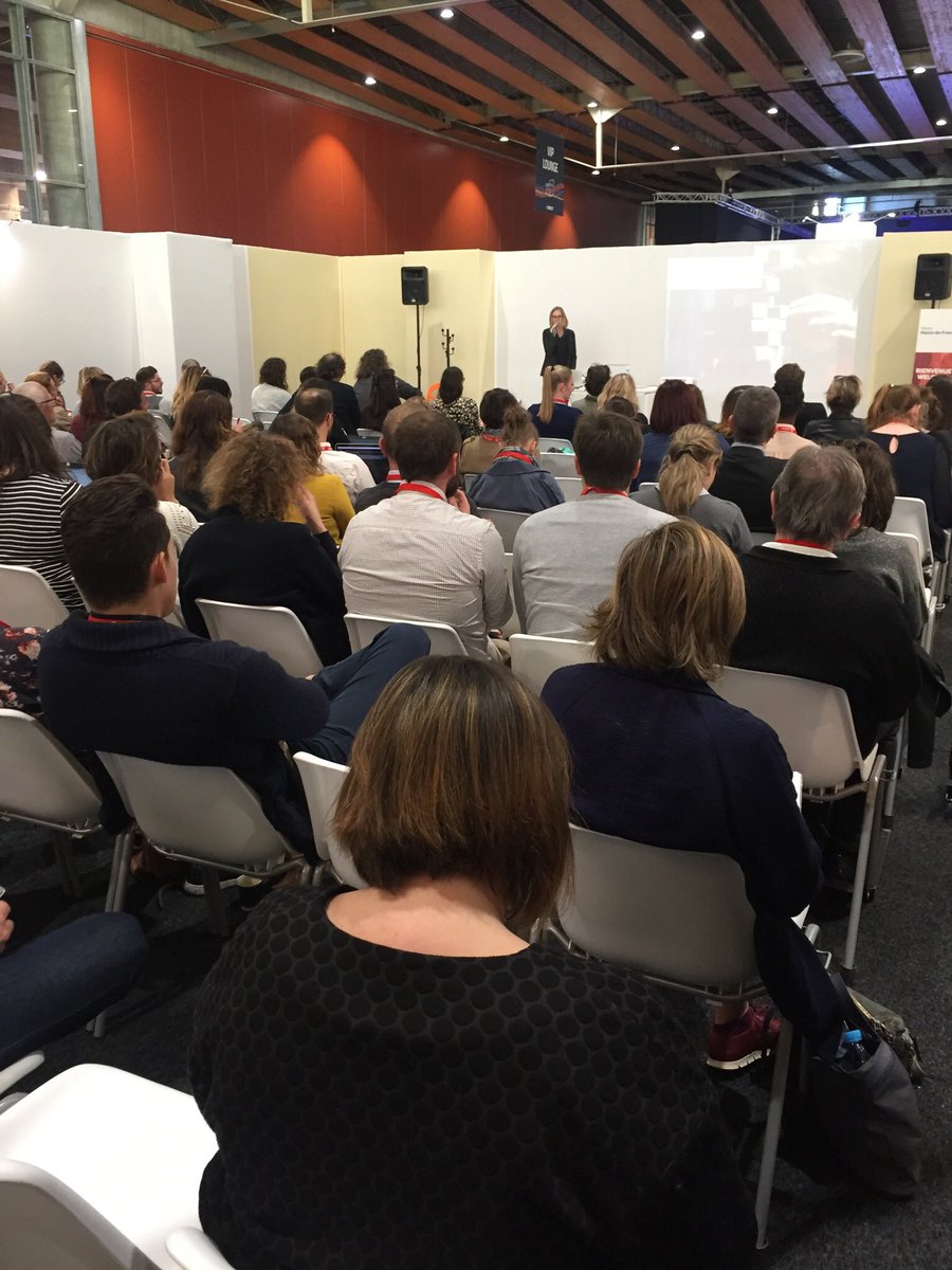 mhansc's tweet image. Salle comble pour la conf de @mathildesign @keyuzcommunity au salon @ConextShow #designthinking #uxdesign #innovation @plaineimages