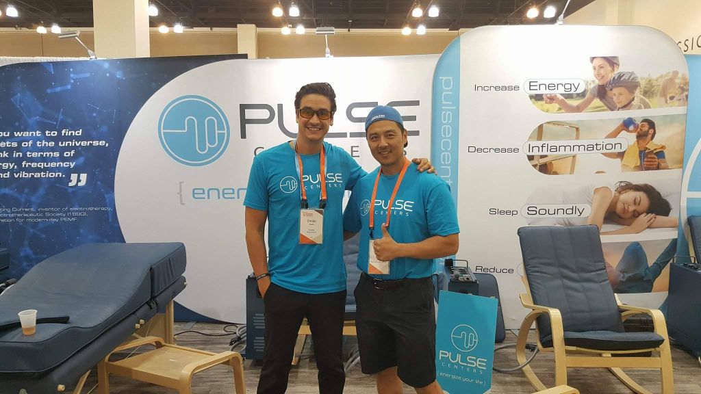 relationshipsER's tweet photo. The calm before the storm...me and @dryoo2 demo'ing the revolutionary PEMF technology @pulsecenters to @bulletproof 'ers at the #bpcon2017 https://t.co/jcIc0ls35L
