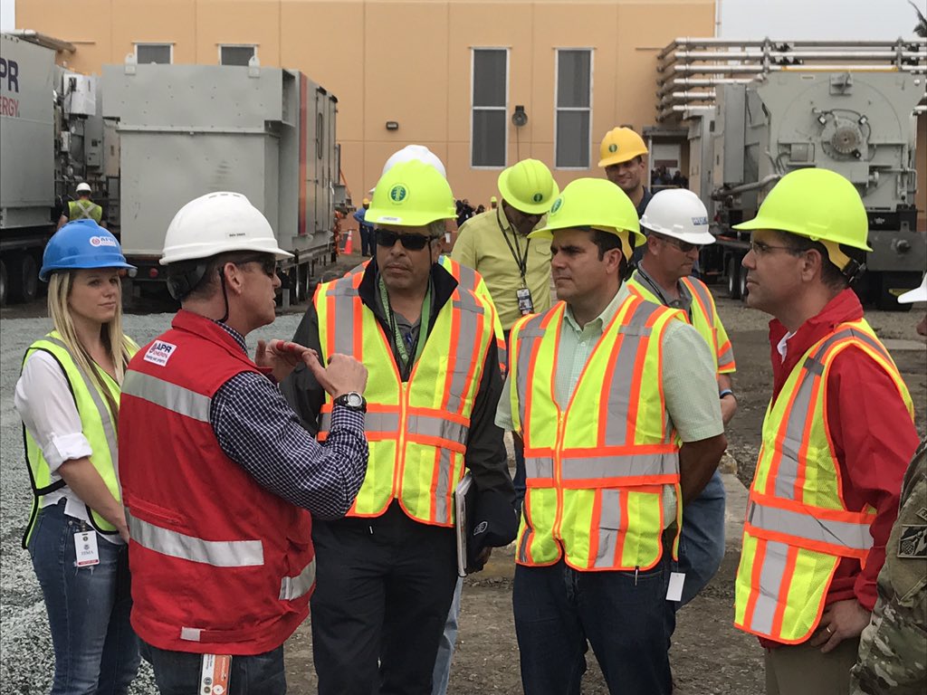 AEEONLINE's tweet photo. Gobernador Ricardo Rosselló, Director Ejecutivo AEE y Director del Cuerpo de Ingenieros inspeccionan instalación de turbinas Palo Seco. CC1 https://t.co/9viErvmD8n