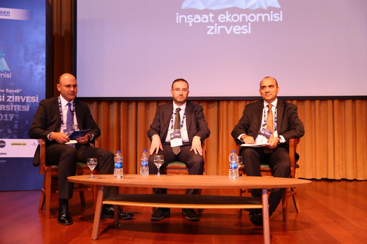Yeni Finansal Enstrümanlar" paneli M.Emin Özer moderatörlüğünde, Dr. Levent Sümer ve Emrah Silav eşliğinde başladı. #insaatekonomisi17