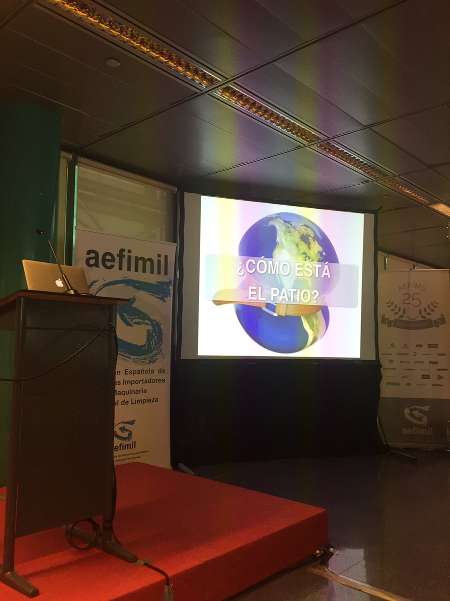 lolagb's tweet photo. Presentamos #esclean2018 @FSMS_es disfrutando de una conferencia de @jdiazgomez gracias #aefimil @ArrugaRafa https://t.co/AjVTOJ724D