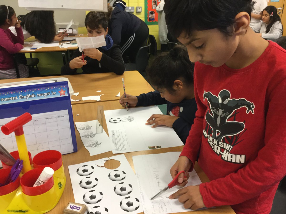 BCPS_6H's tweet photo. 6HM are busy making pictographs this afternoon @BCPSDeputy https://t.co/c8APm0dNVb