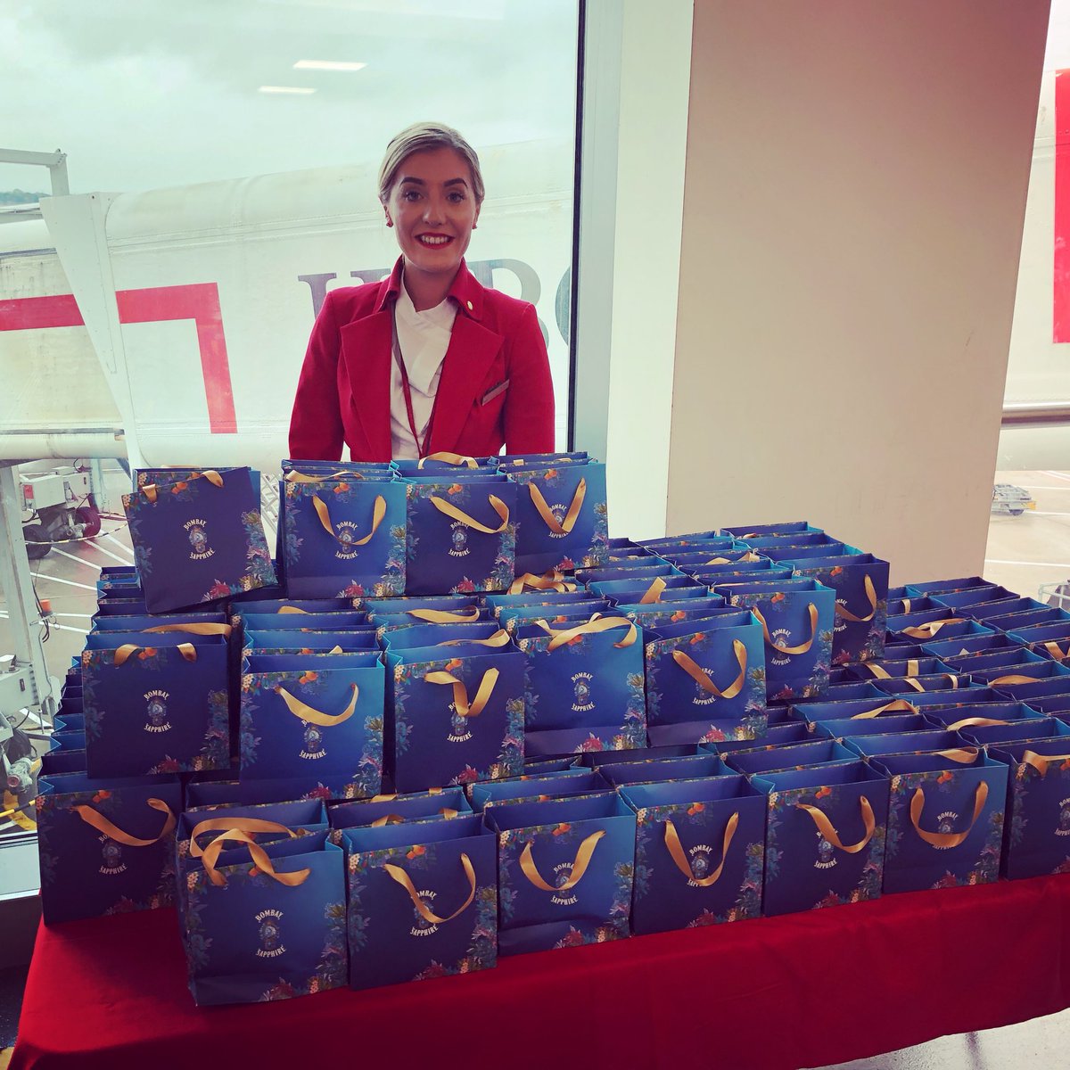 VirginAtlantic's tweet photo. We’re celebrating #NationalGinandTonicDay with @BombaySapphireB by giving special gift bags to our customers (over 18) #LiveFromVirgin https://t.co/1PLunKFNCT