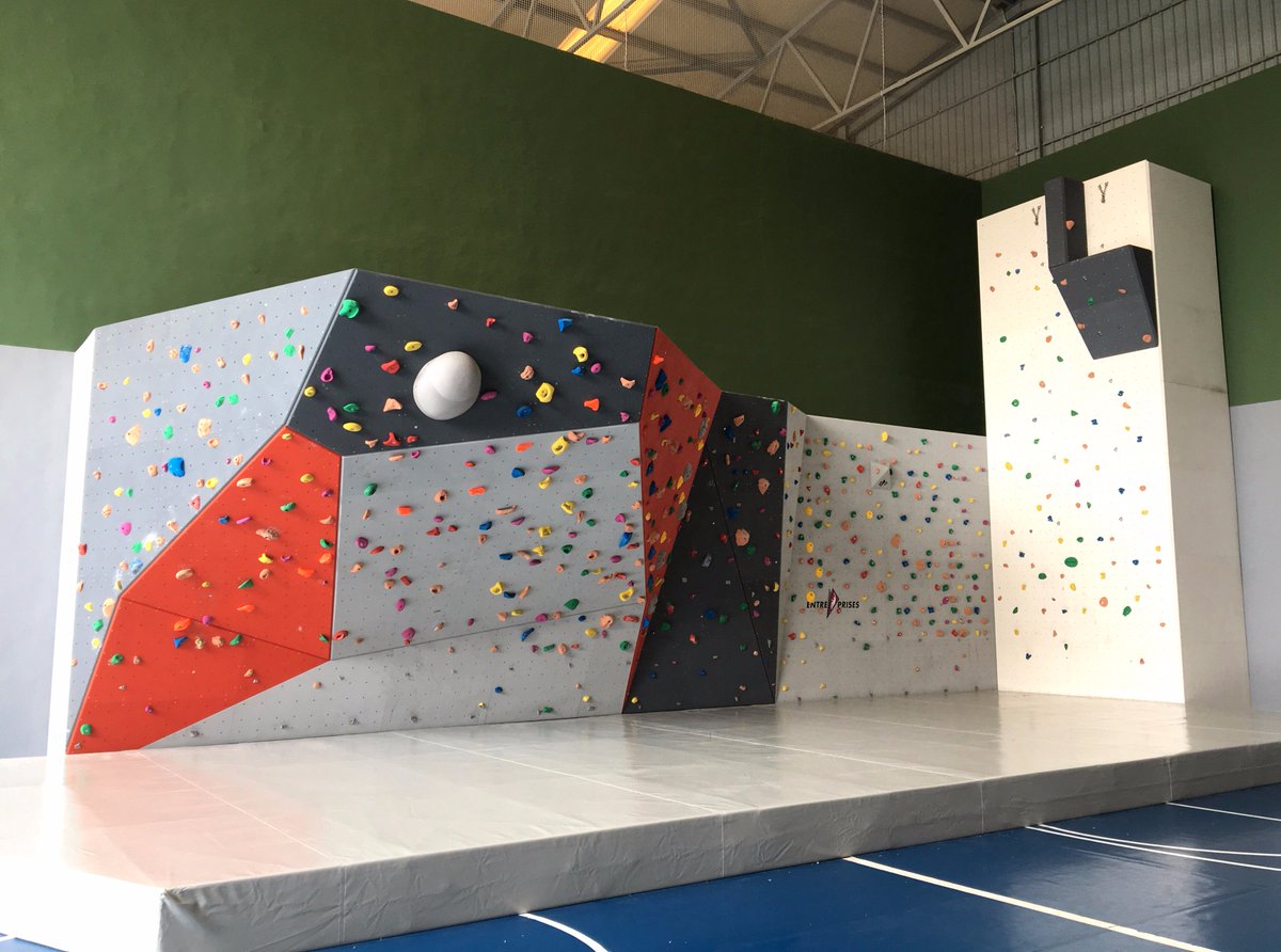 Entre_Prises's tweet photo. #EPproject New #mozaik wall completed in @riba_roja! 8m height lead climbing wall and 79 sq. metres bouldering area. Looking great! https://t.co/u7wsgxKLef