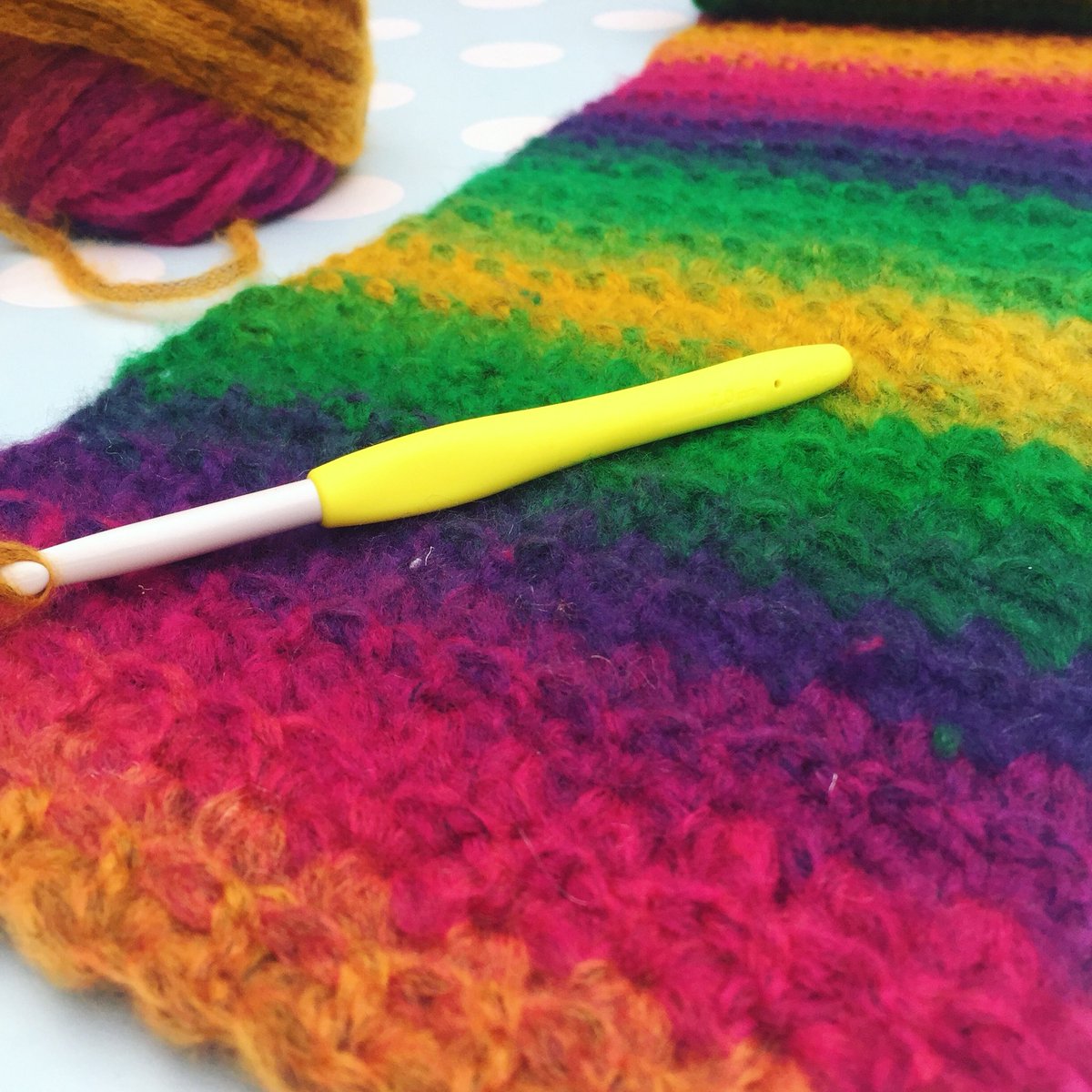 Bijna klaar voor de @breidagen #wehebbenerzinin #langyarns #rosalba #starstitch #haken #standnummer9 #breidagen #yarnlove #zwolle #mytown