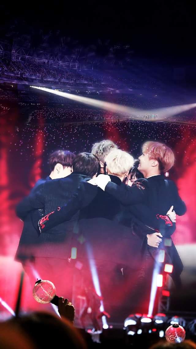 TranL_ARMY's tweet photo. @MnetMAMA @therefore_v BTS https://t.co/VfJodBWpLQ