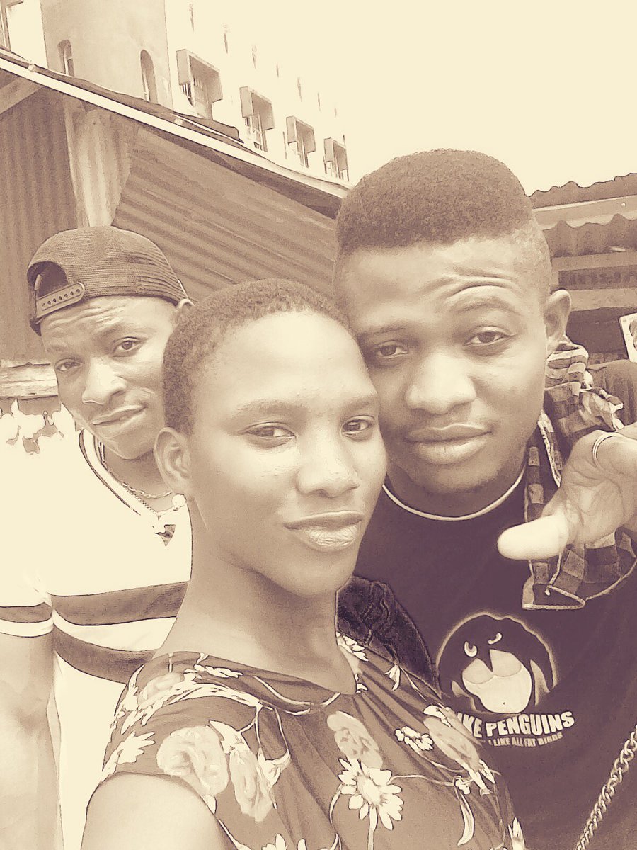 EdisonVipe's tweet image. The first time I saw her