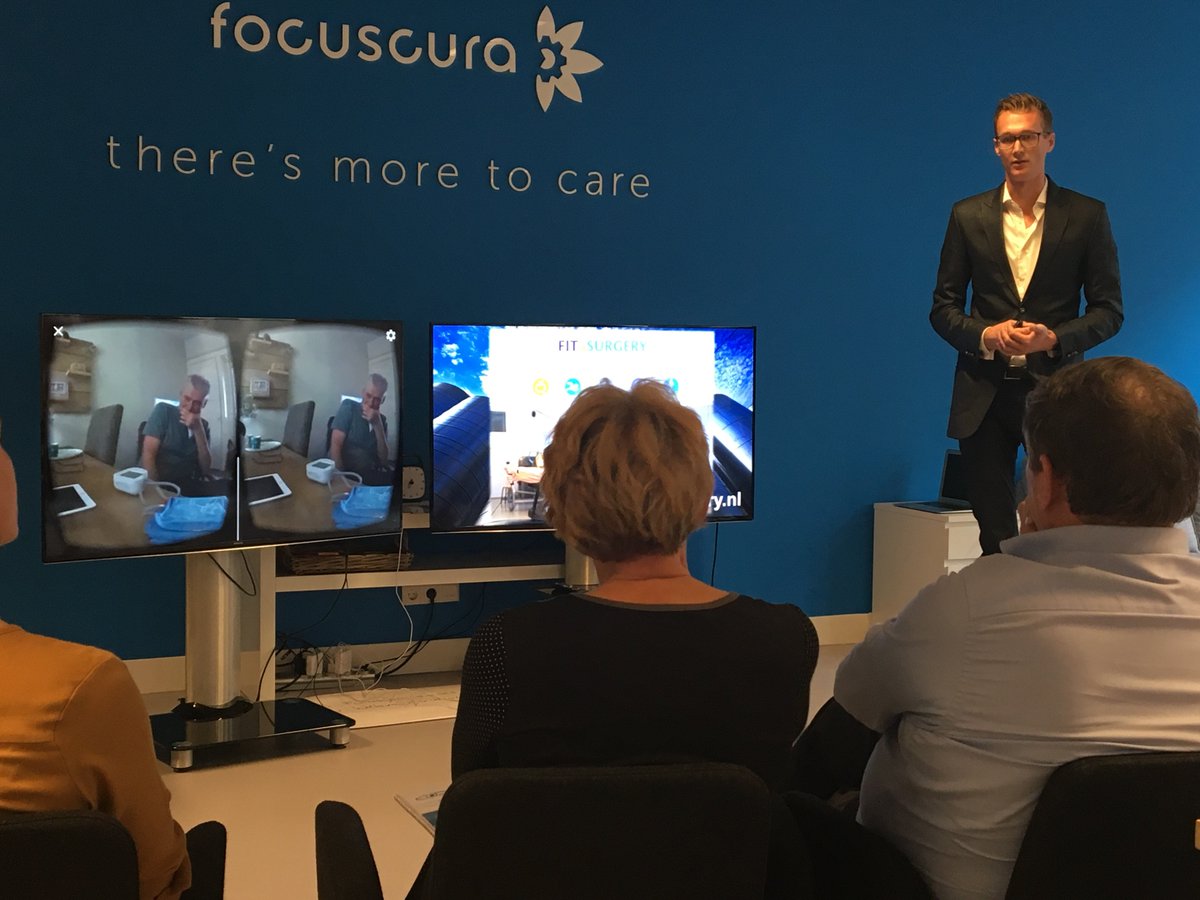 focuscura's tweet photo. A small taste from the future! Met virtual experience in A'dam zien wat een patiënt uit Den Haag ziet, om betere zorg te leveren #FCsharing https://t.co/k4R14gruWp