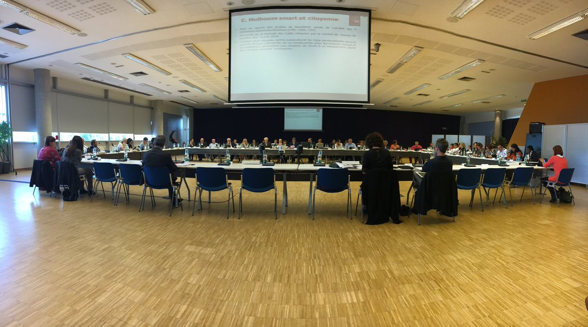 ColomFlorian's tweet photo. En direct du #Conseilmunicipal de Mulhouse. Beaucoup d’émotion pour ce qui devrait être le dernier CM de @JeanROTTNER en tant que Maire. https://t.co/gpnlsyaCfA