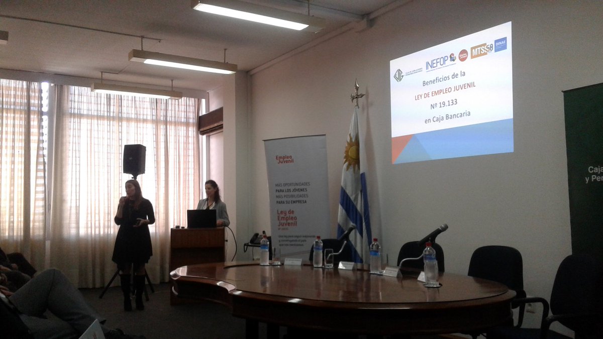 MTSSuy's tweet photo. Comenzando actividad de firma de convenio @MTSSuy #Inefop #CJPB para implementación de #LEJ en empresas afiliadas a CJPB https://t.co/R73dJ1cojJ