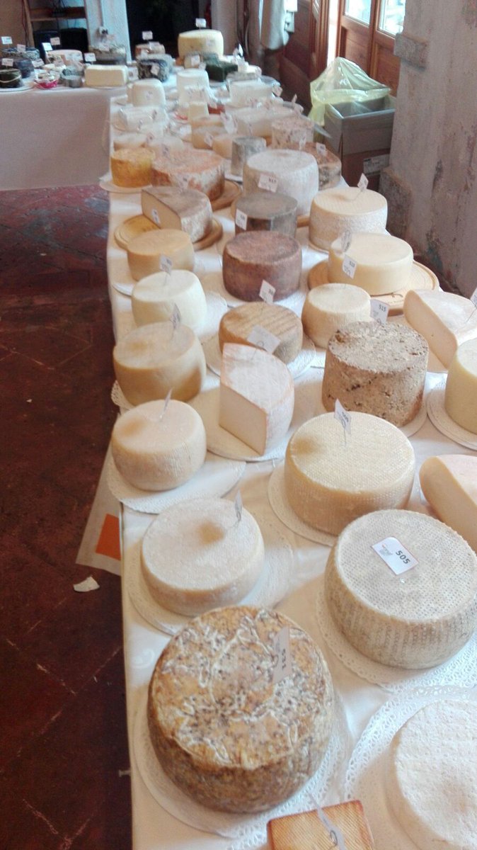 FormaggItalia's tweet photo. Degustazioni, convegni e aperitivi, scoprite il programma completo di #FormaggItalia2017 #formaggi SUL SITO: https://t.co/KfS1sTfgc3 https://t.co/yULhFI48rd