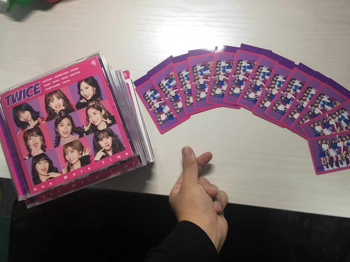 tenguyoichi's tweet photo. 13連敗しました！お疲れ様でした！

【譲】ハズレ券 13枚
【求】 慰めの言葉

#TWICEハイタッチ会  #TWICEトレカ交換  #たぶん大阪に当たりない #吐きそう https://t.co/V7MKllSmGD