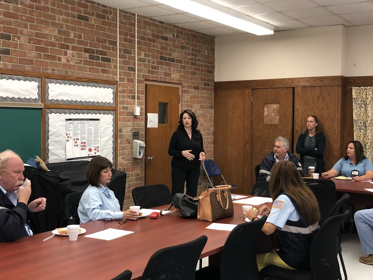 KerryMal1's tweet photo. This morning are thrilled to host our annual bus driver breakfast as a part of our #PeacefulSchoolBus program! #PinesHPS @ClaudineDiMuzio https://t.co/9yC8CVoQ9v
