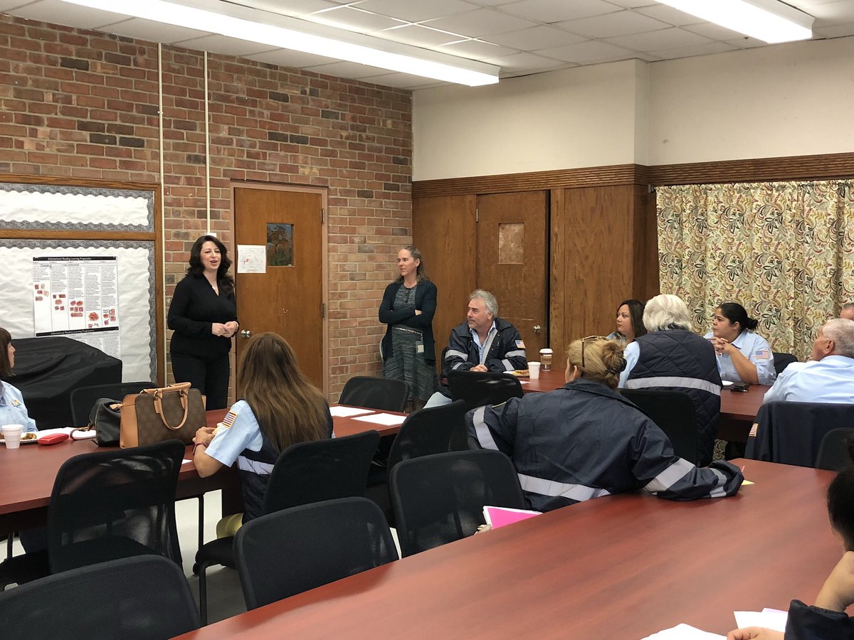 KerryMal1's tweet photo. This morning are thrilled to host our annual bus driver breakfast as a part of our #PeacefulSchoolBus program! #PinesHPS @ClaudineDiMuzio https://t.co/9yC8CVoQ9v