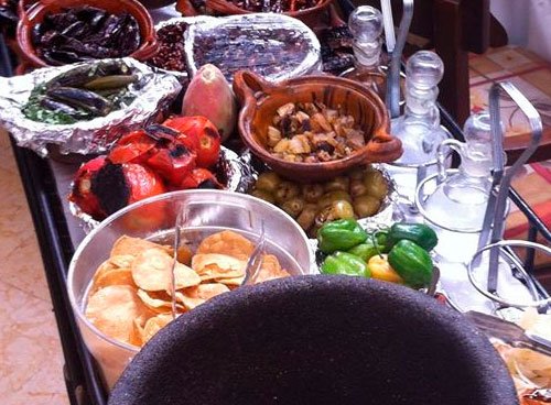 peigarza's tweet photo. Una casa colonial de Lindavista, ofrece los sabores del México tradicional en Monte Cristo, Antiguo Mesón Mejicano https://t.co/5aEdGivkvK https://t.co/FOLrO1MxNi