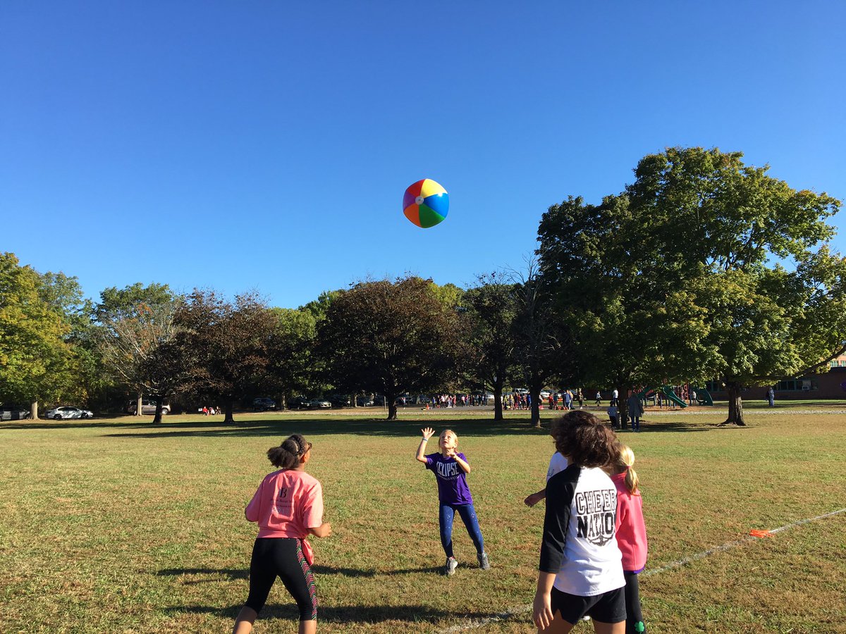 MrStroeverTFMS's tweet photo. Mrs. Meyers class! How long can you keep it up! #funtasticday @PantherPrideSRS https://t.co/7sAySPpqTa