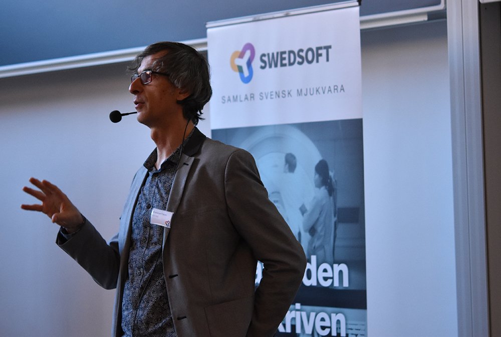 Swedsoft's tweet photo. Emmanuel Frecon, @RISE_SICS, about securely collecting transformer data from secondary substations #STEW2017 https://t.co/PYBaDn1wI2