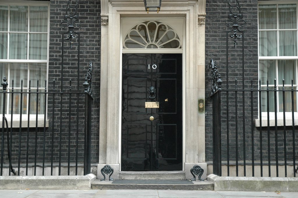 Prime Minister pledges to secure simple process to swap current EU Permanent Residence status for UK settled status 
goo.gl/5jDY6z