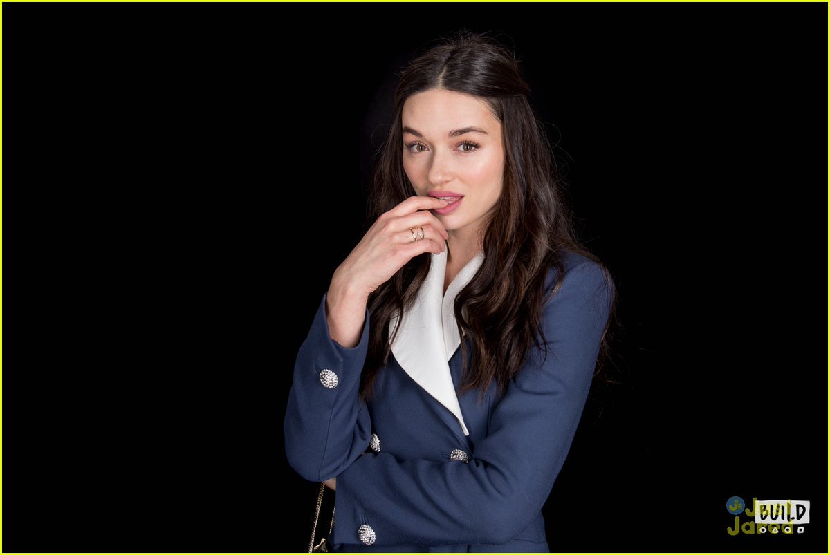 creednetwork's tweet photo. another two portraits of Crystal shared by Just Jared https://t.co/sqM3z3vhr9