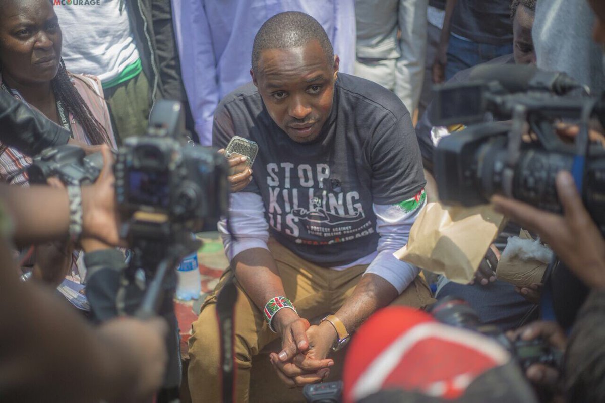 BLAINA001's tweet photo. @bonifacemwangi @RuthAmbogo #StopKillingProtestors pc @Slumphotography https://t.co/BMpRCsYRjT