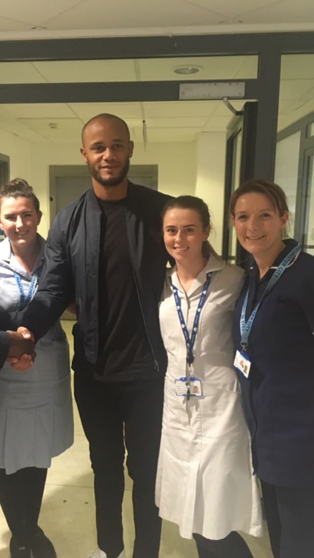 Vicky_Croft90's tweet photo. @VincentKompany Thank you for taking the time to have a picture with us crazy ladies from CCU at the Christie! 💙💙💙 https://t.co/tT7ee1LFvh