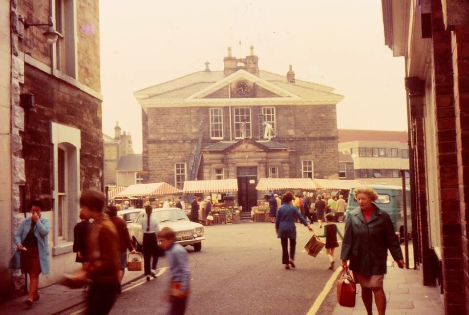 wearewetherby1's tweet photo. 1970s view of Market Place #Wetherby https://t.co/J0Oofed2it