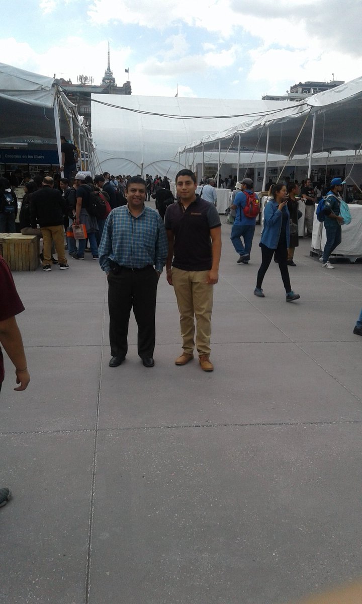 DAMORALE's tweet photo. Acudí a la Feria del Libro en la #CDMX con mi amigo @Ferferrehoms para adquirir algunos libros y promover la lectura en #Iztapalapa https://t.co/Y9Yjuogxeo