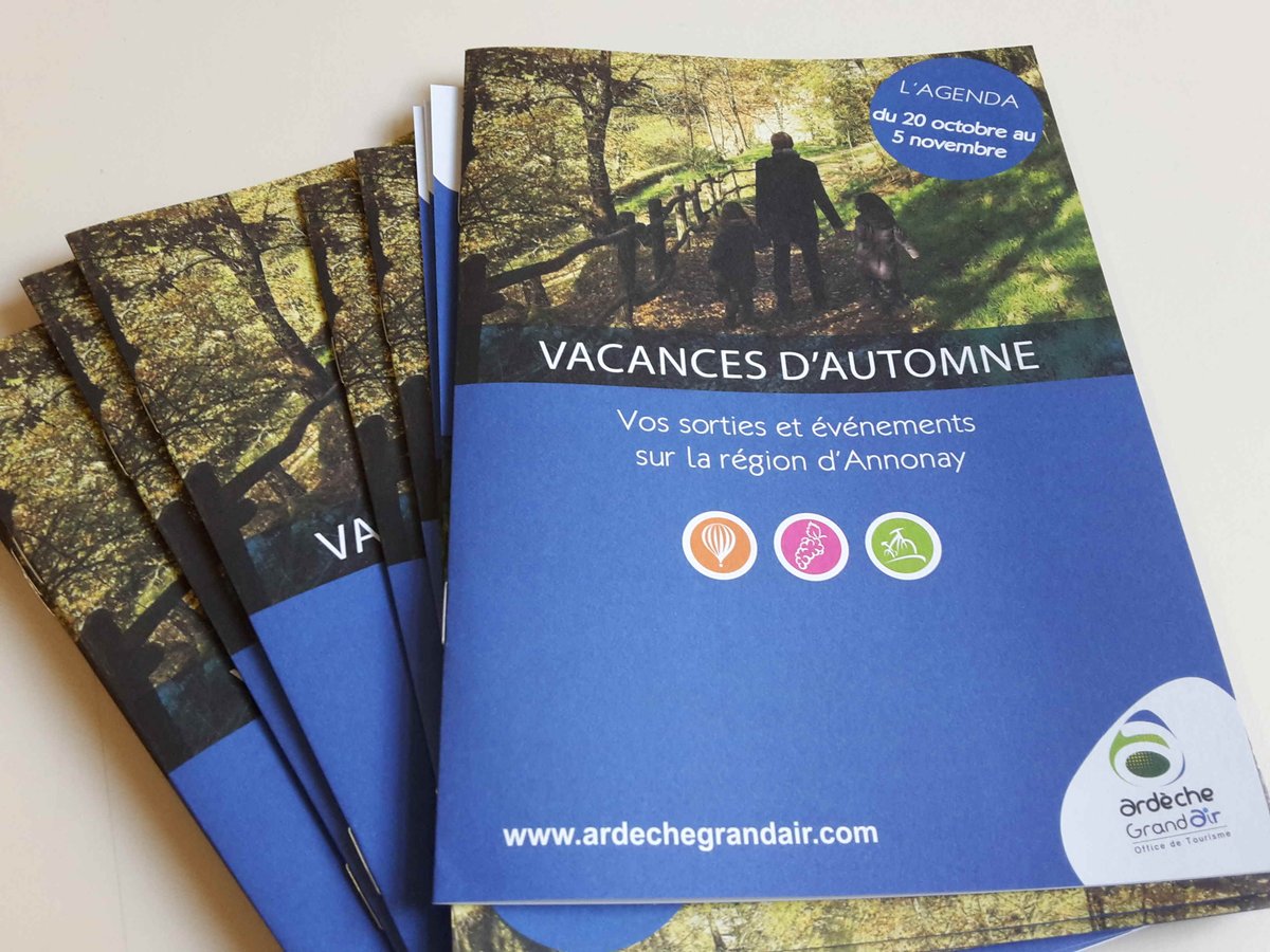 ArdecheGrandAir's tweet photo. L'agenda des vacances est dispo en papier à l'Office de Tourisme @ArdecheGrandAir  !! :) https://t.co/cyQHROpaMn