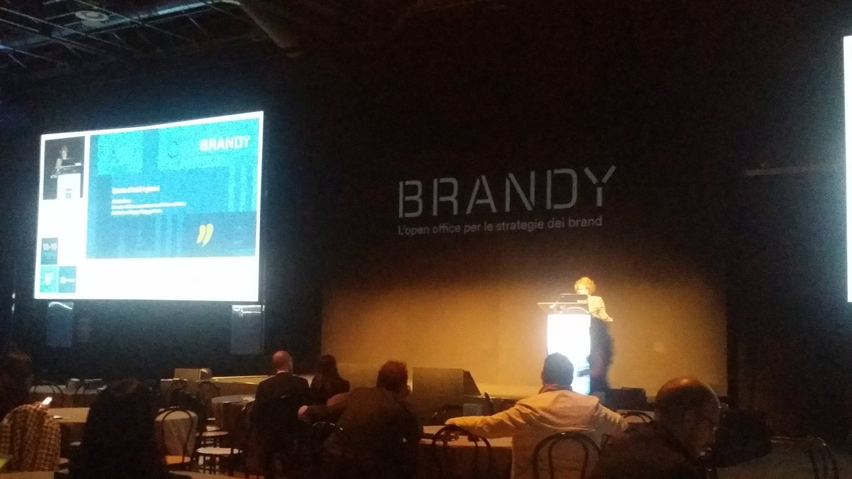 Sul palco ora Alexia Boro, Collezione Peggy Guggenheim #BRANDY17