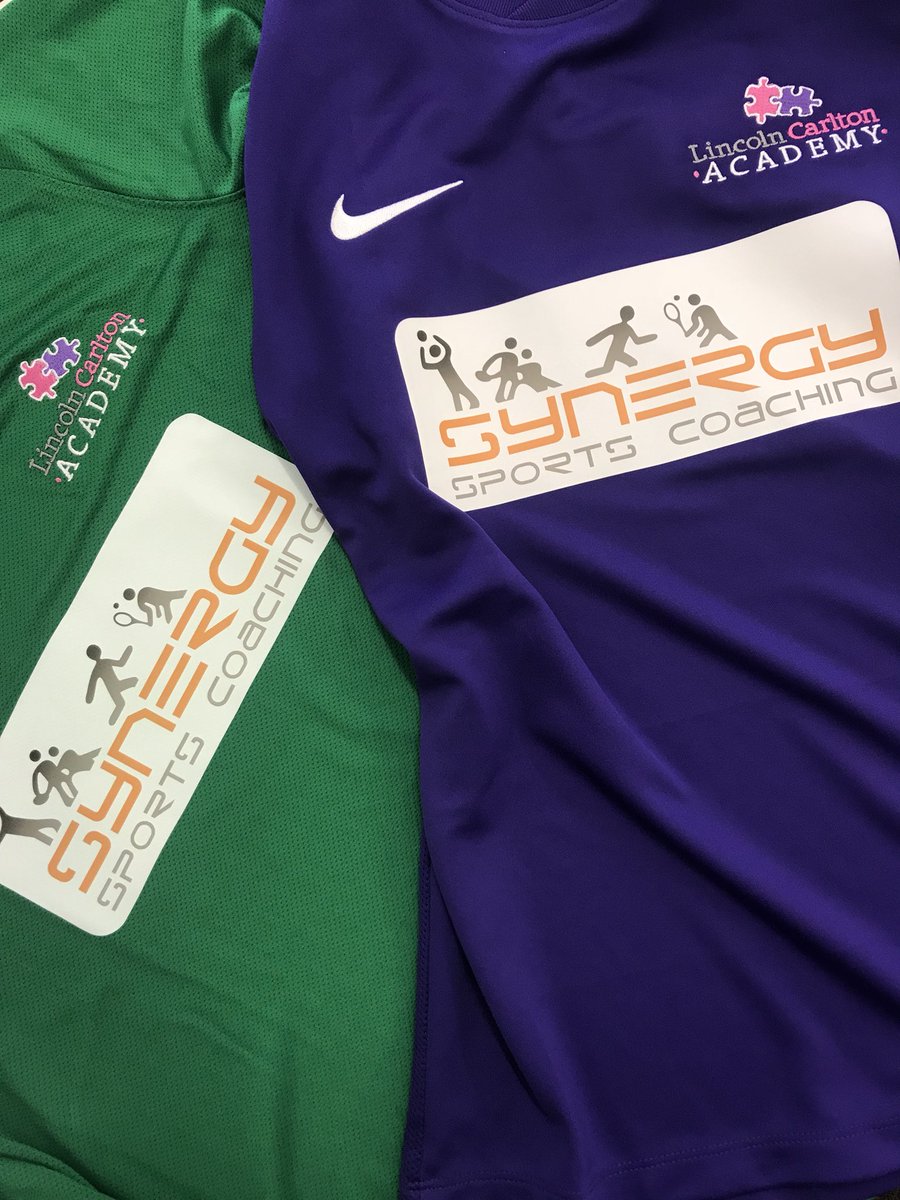Synergy_Lee's tweet photo. A lovely visit to @Carltonacademy1 this afternoon to unveil their new sports kit sponsored by @SynergySportsUK ... Good luck 🏆 https://t.co/YkW68PzlCi