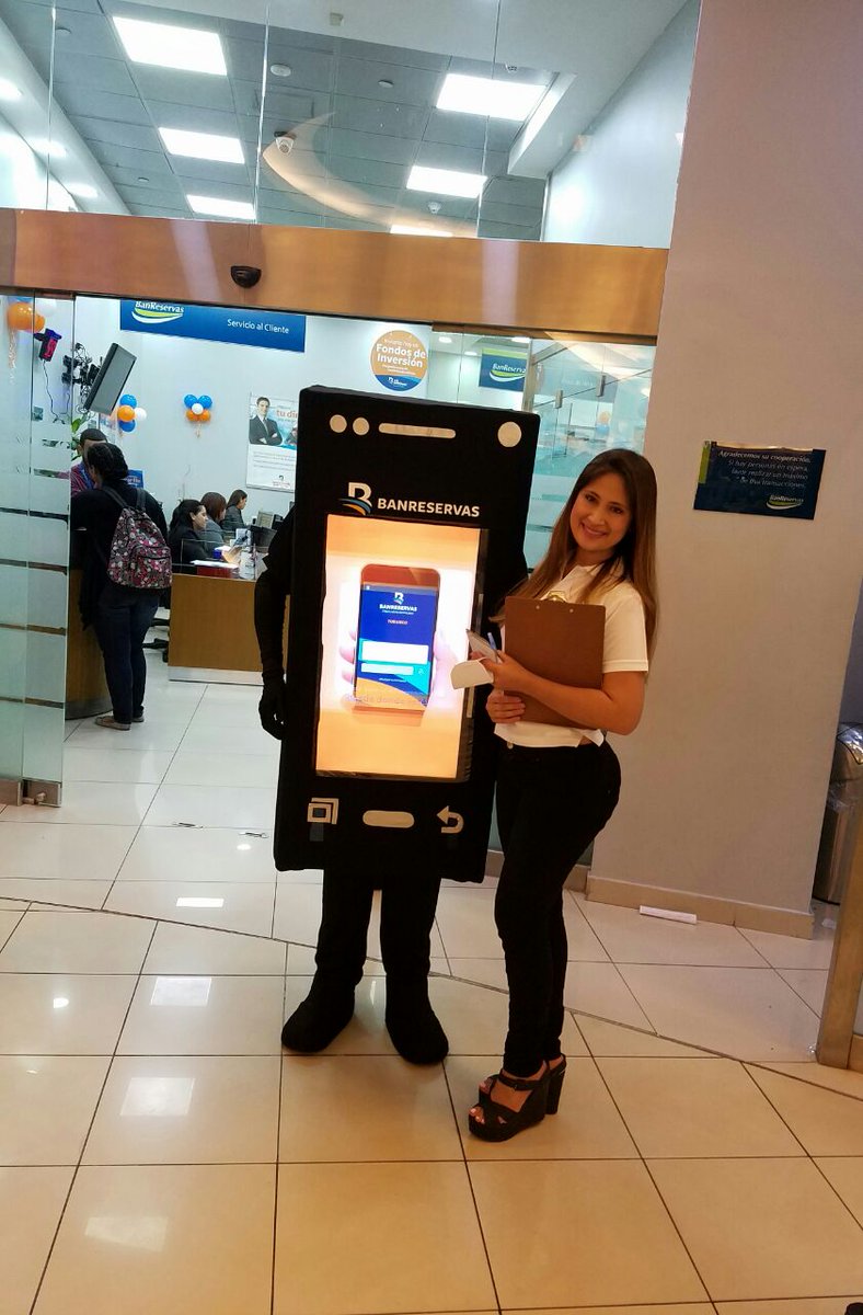 BanreservasRD's tweet photo. ¡Continua la #ExperienciaDigitalBR! Nuestros clientes de la #oficinaBR @agoramall recibieron su #KitBanreservas al descargar la #AppBR https://t.co/6we5wWFDMz