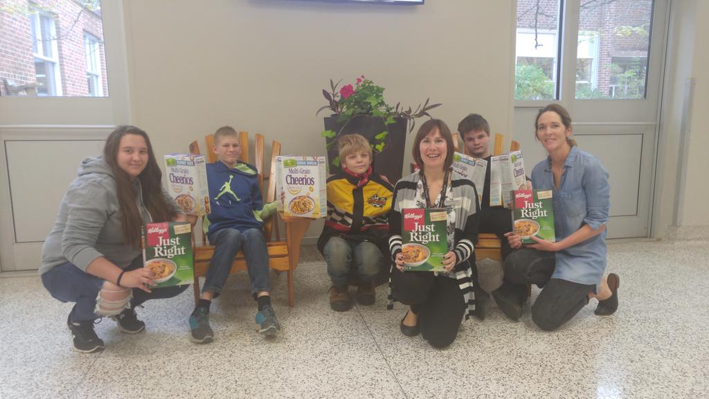 quintefirst's tweet photo. Dropping off some healthy cereal for the Food for Learning program at @CHSS1 #ICUD2017 #CreditUnionsCare https://t.co/9UaD4caTkw
