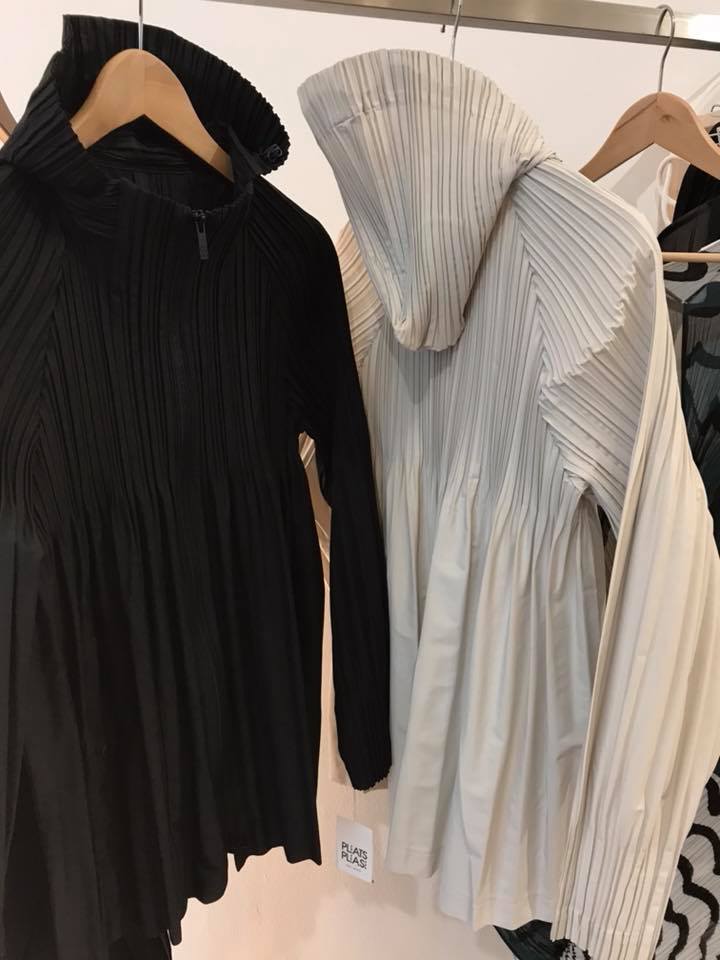 MakingThingsMad's tweet photo. Llueve por fin ! Otoño 🍂
Issey Miyake https://t.co/P3BrceD0Kr