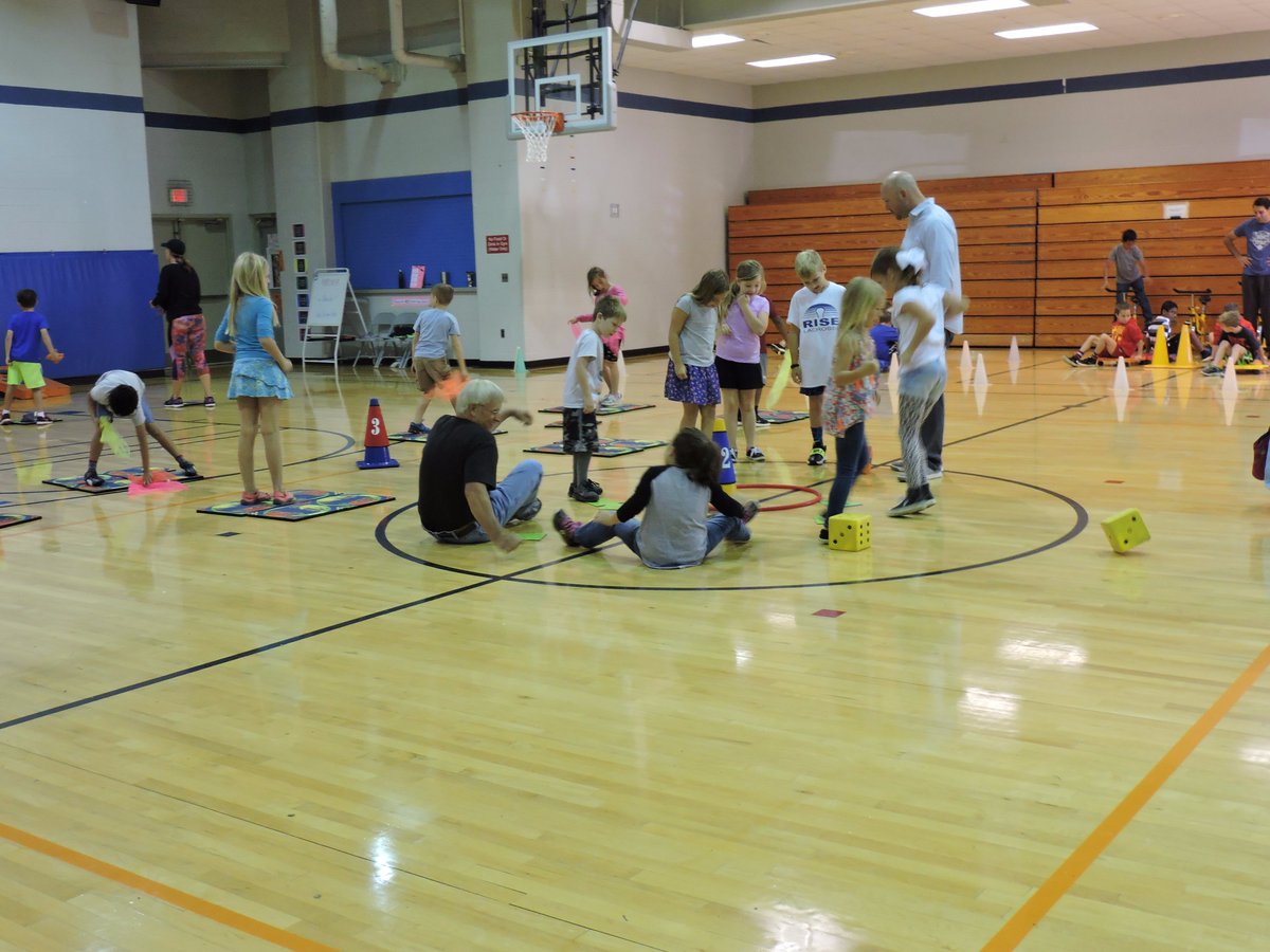 wcsTES's tweet photo. Thank you parents for participating in Parents In PE! https://t.co/7uWe9FC76n