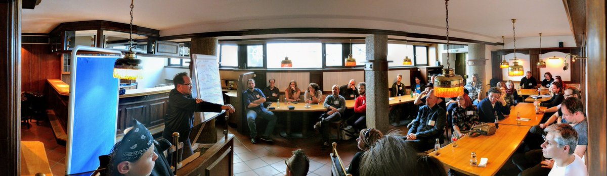 EDFVR1's tweet photo. @EDFVR1 @ArneLudwig #colognegameconference VR/AR Workshop #HandsOnVR https://t.co/2EWAQRGFM5