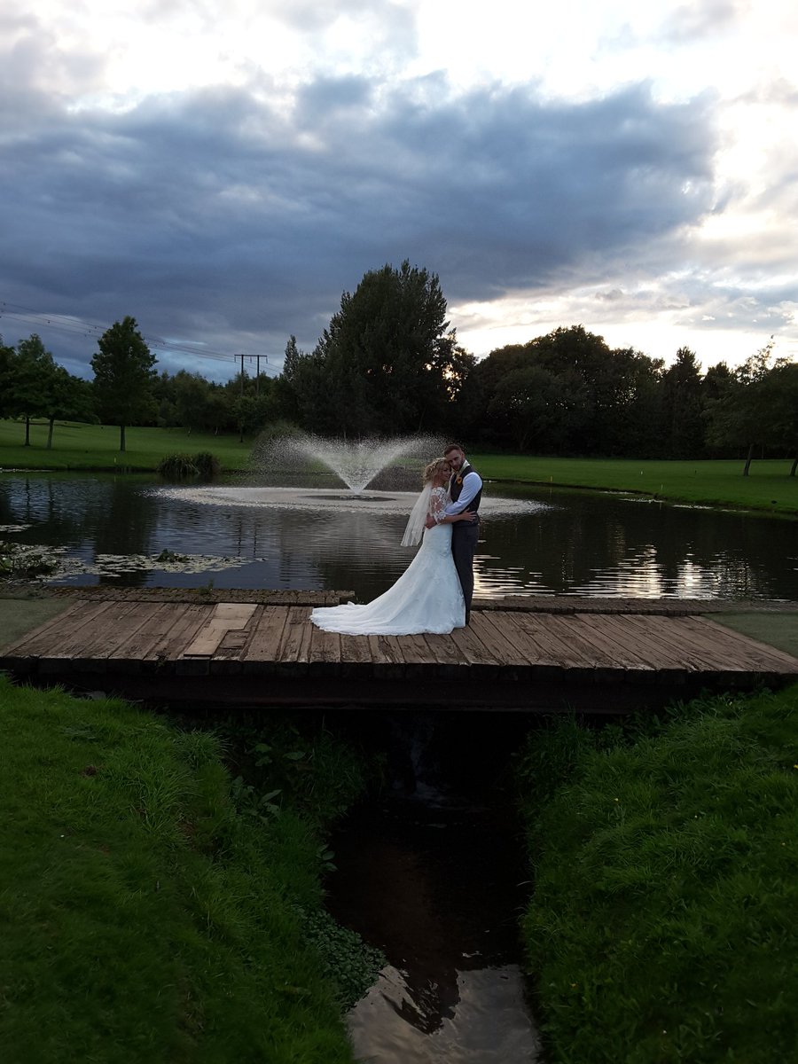 HatfeildHall's tweet photo. Hatfeild Hall the perfect wedding venue. Come along to our #bridalfair this Sunday 11.00am - 3.00pm.
#evolvingwakefield #worldclasswakey https://t.co/7NacEFYqT7