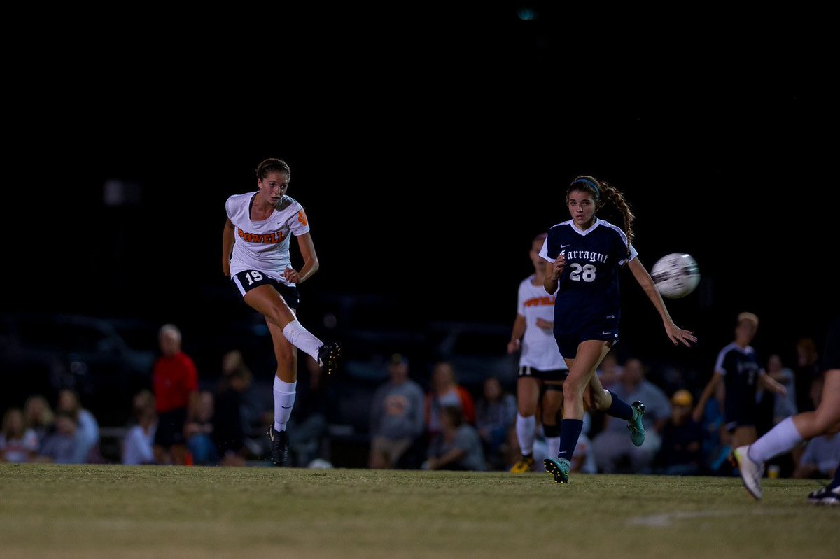 a_momof2's tweet photo. Tonight @PHSGirlsSoccer takes on Farragut at HOME for the REGIONAL finals. Come out at 7!! #gopanthers #freecorndogs #fivetogetin https://t.co/yZs4up02jj
