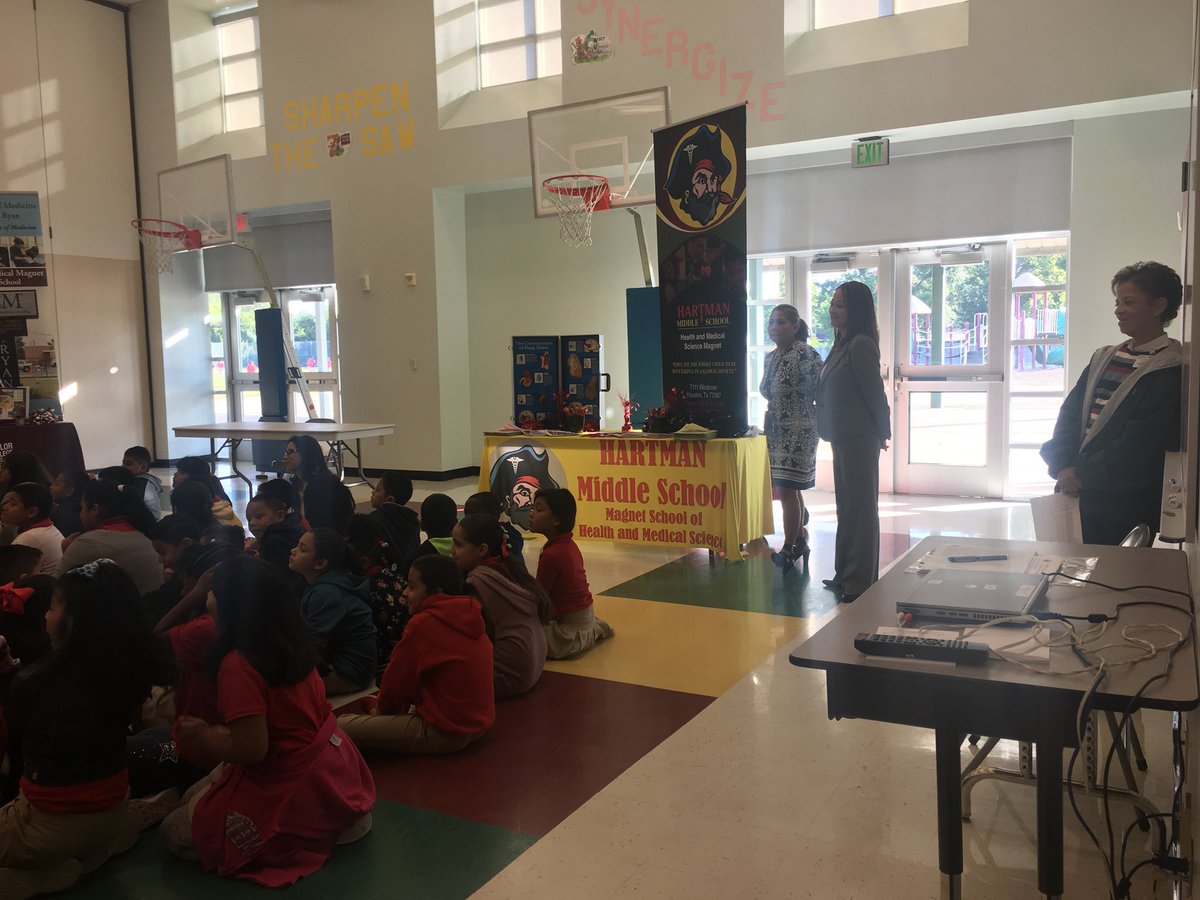Our 3rd & 4th Grade Students learning about HISD’s dynamic magnet programs. #SeguinStallions @SouthArea_HISD @NESada7 @Erwin_Garcia_