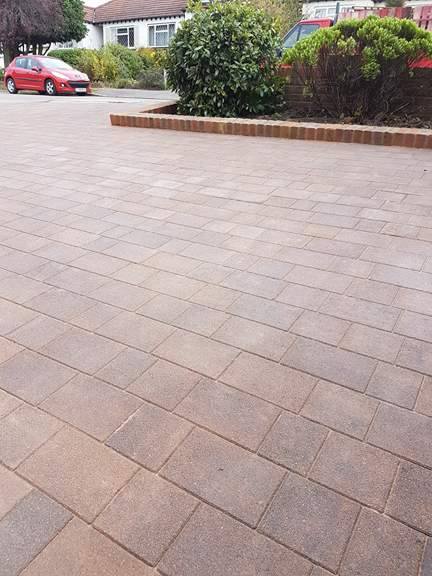 BarleystoneP's tweet photo. **NEW** The Glenbridge Range
This UK drive was recently laid using our new Glenbridge Paving range in
colour Hazel. https://t.co/2jzKW385Ej