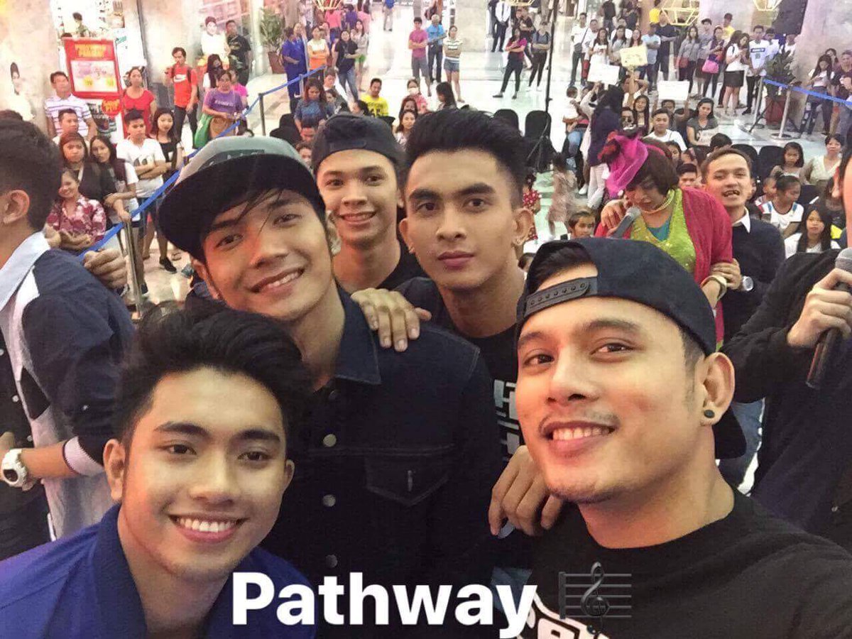 PathwayOFCL's tweet photo. Farmers, Cubao! #BoyGroupInvasion2 https://t.co/XAFDHyFLal